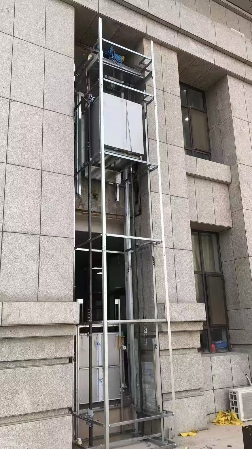 外挂餐梯